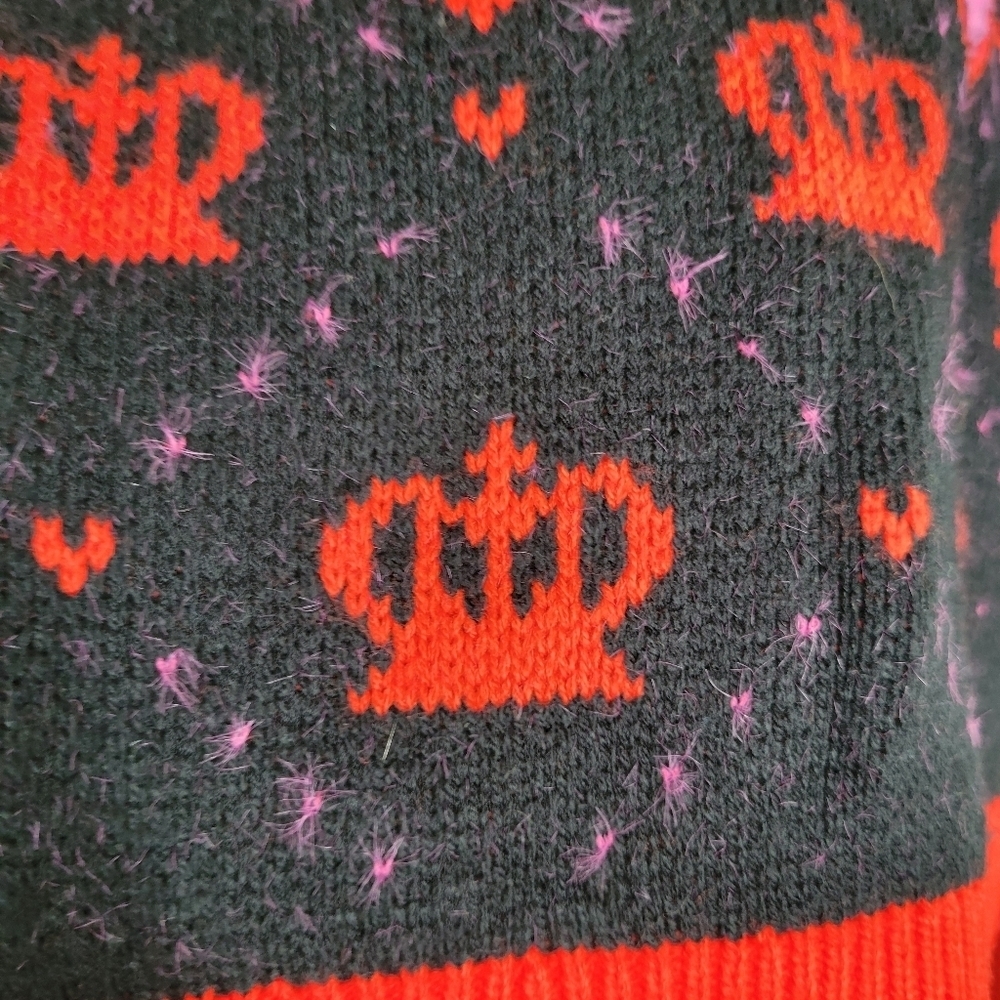 Juicy Couture Spellout Logo Chevron Crowns Sweater Small NWT Regal LiquoriceY2K - Picture 7 of 17